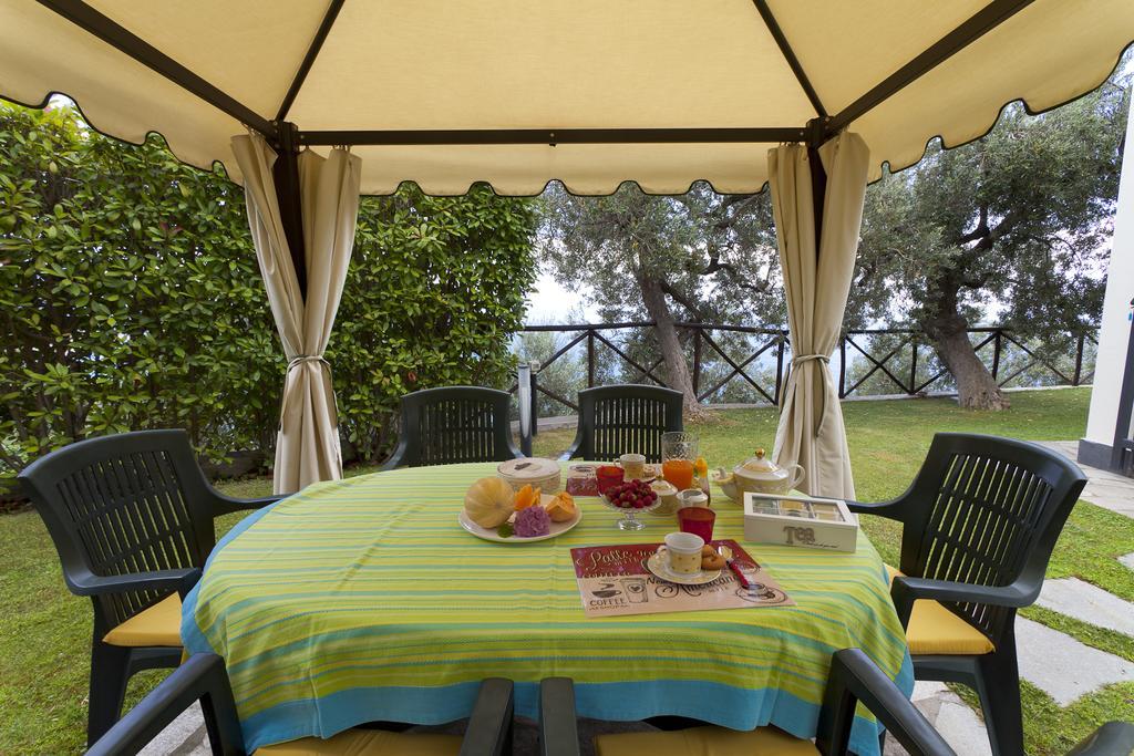 Villa Degli Ulivi B&B Finale Ligure Exteriör bild