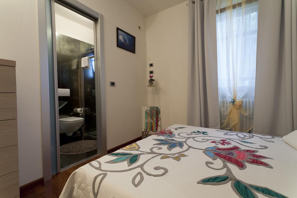 Villa Degli Ulivi B&B Finale Ligure Rum bild