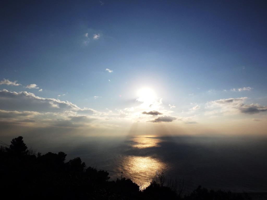 Villa Degli Ulivi B&B Finale Ligure Exteriör bild