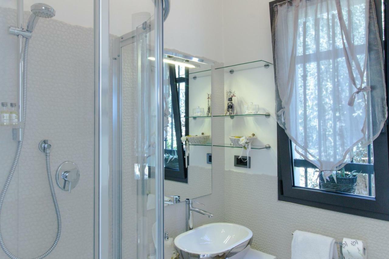 Villa Degli Ulivi B&B Finale Ligure Exteriör bild