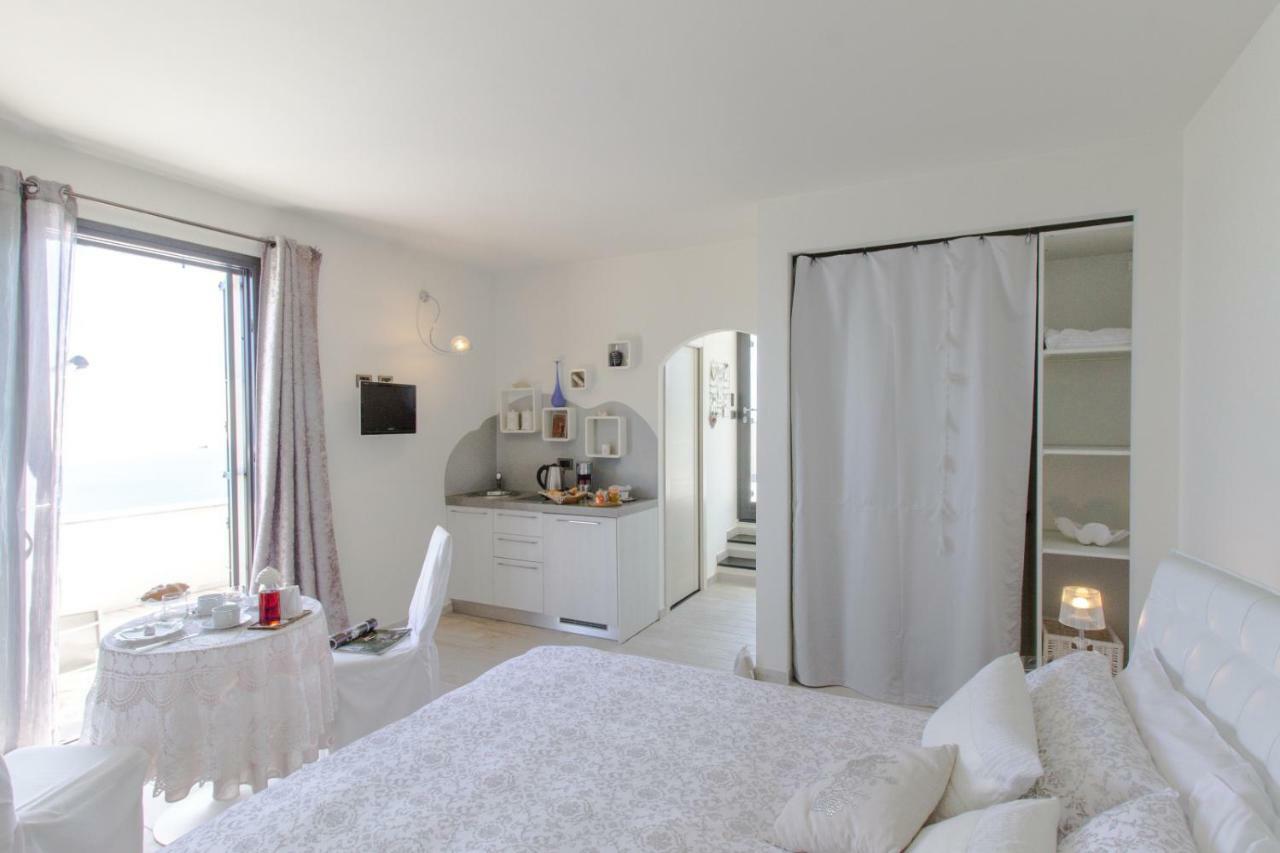 Villa Degli Ulivi B&B Finale Ligure Exteriör bild